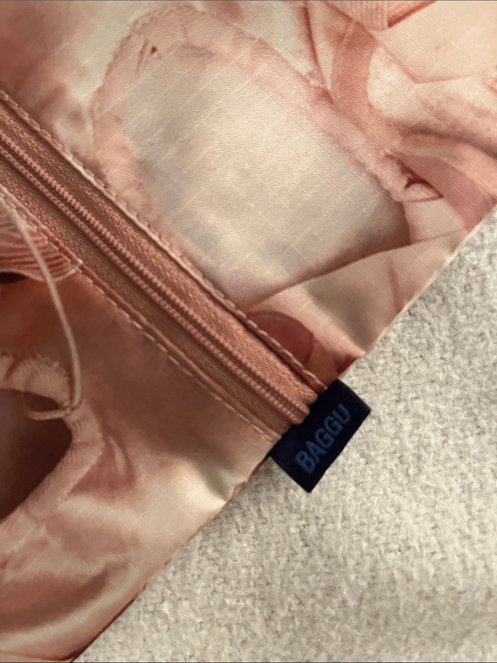 BAGGU 3D Zip Pouch Pointe Shoe - Picture 3 of 5